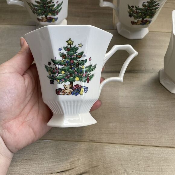 NIKKO Christmastime Footed Coffee Mug Set of 4 Teddy Bear Christmas Tree 10 oz - Picture 4 of 6
